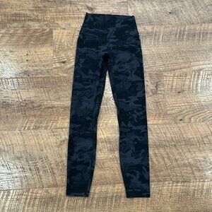 Black Camo Lululemon Align 25''' Inseam size 2 womens Leggings